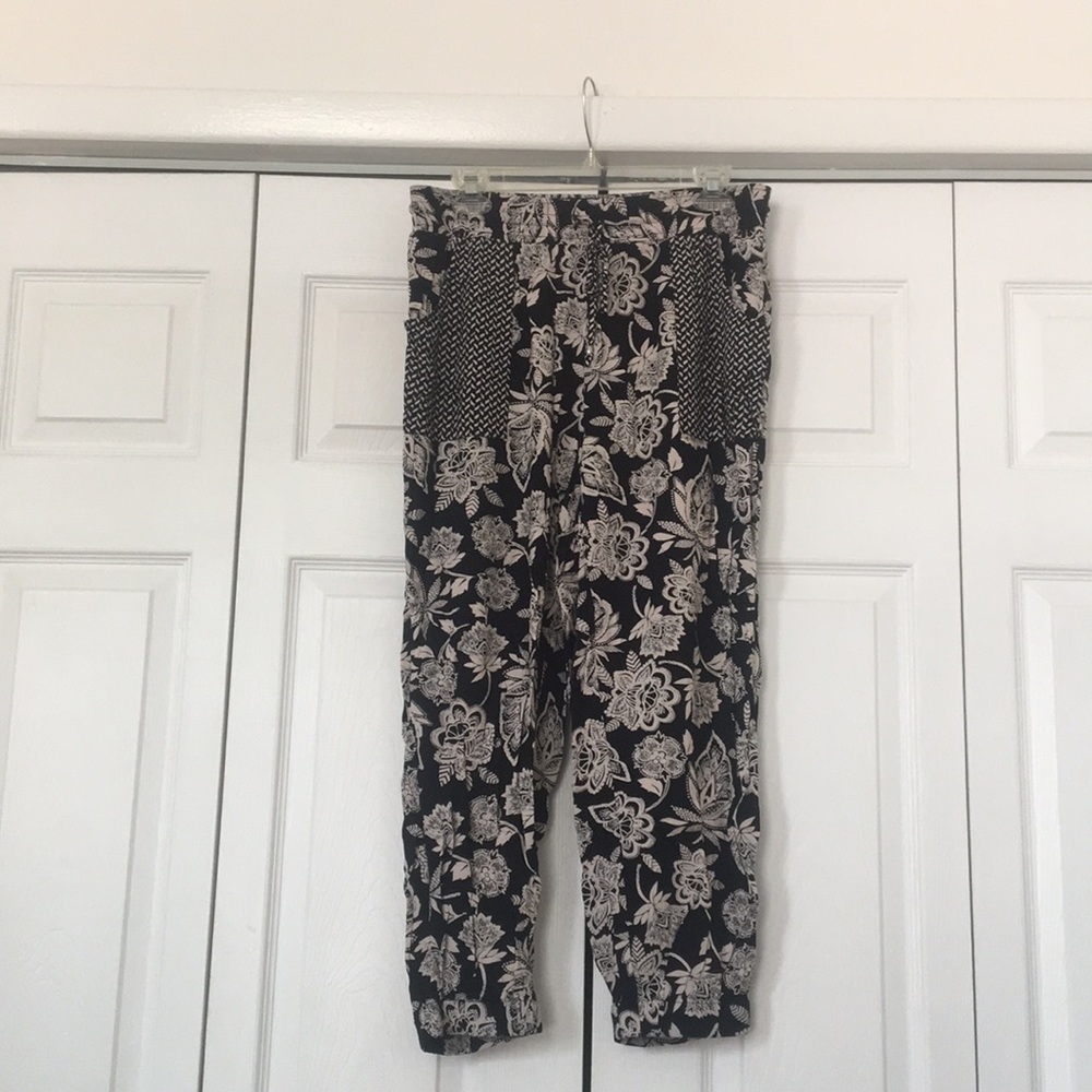 American Eagle Printed Jogger Pants